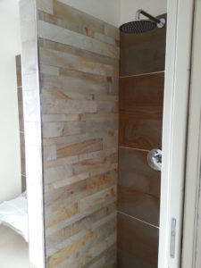 SHOWER COVERING ,MATERIAL QUARTZITE, WOOD EFFECT